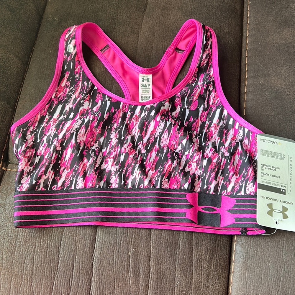 Under Armour Sports Bra size petite small pink/black